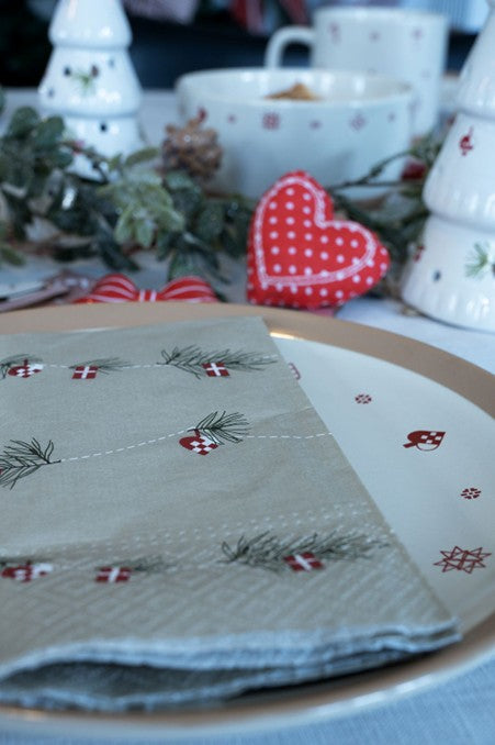 Serviette - Dansk Jul Spruce with Hearts and Flags